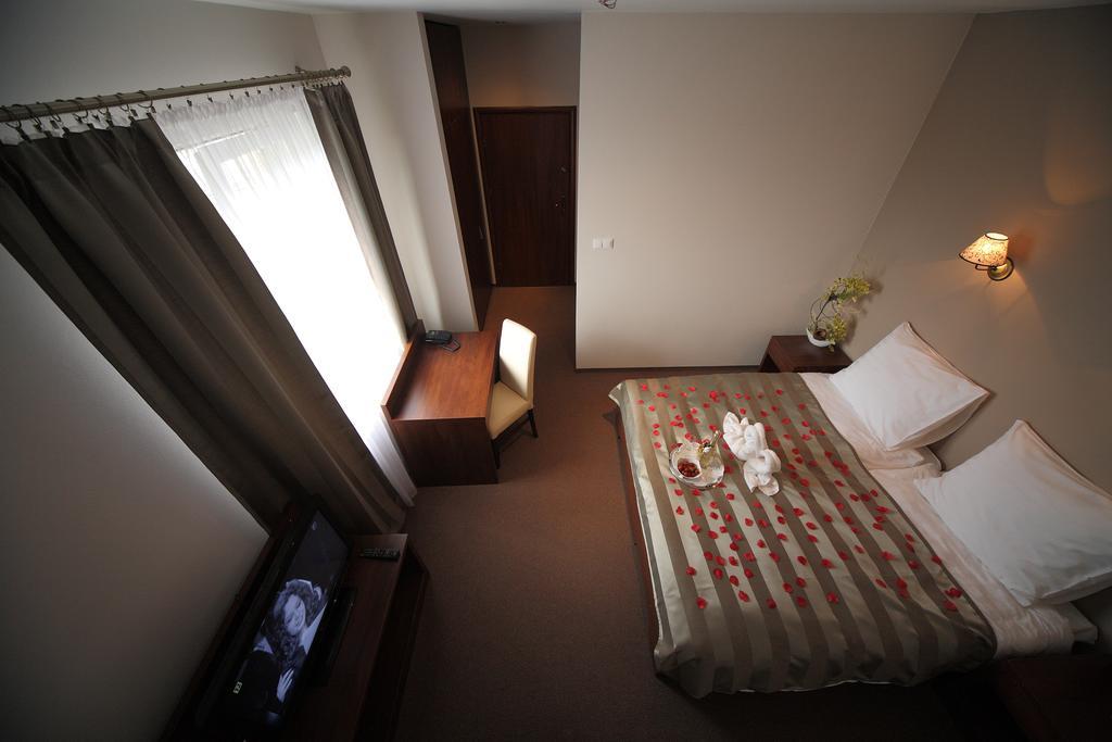 Hotel Stara Fabryka Malogoszcz Номер фото