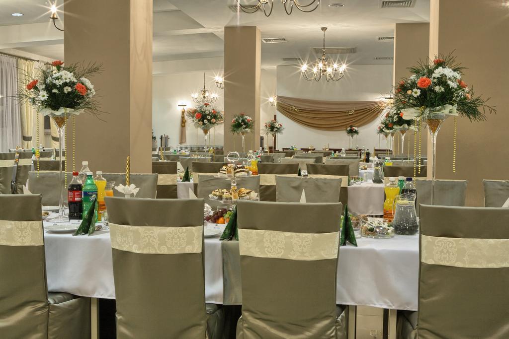 Hotel Stara Fabryka Malogoszcz Екстер'єр фото