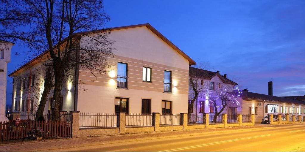Hotel Stara Fabryka Malogoszcz Екстер'єр фото