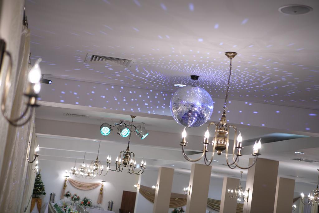 Hotel Stara Fabryka Malogoszcz Екстер'єр фото