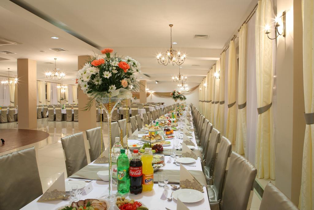 Hotel Stara Fabryka Malogoszcz Екстер'єр фото